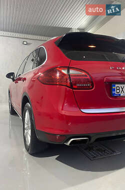Внедорожник / Кроссовер Porsche Cayenne 2013 в 