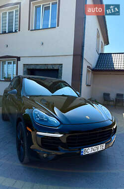 Позашляховик / Кросовер Porsche Cayenne 2014 в Івано-Франківську