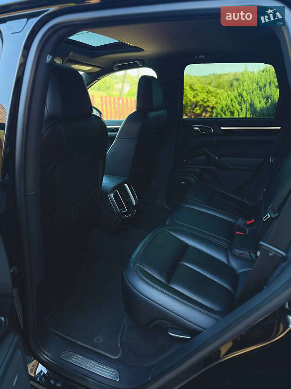 Позашляховик / Кросовер Porsche Cayenne 2014 в Івано-Франківську