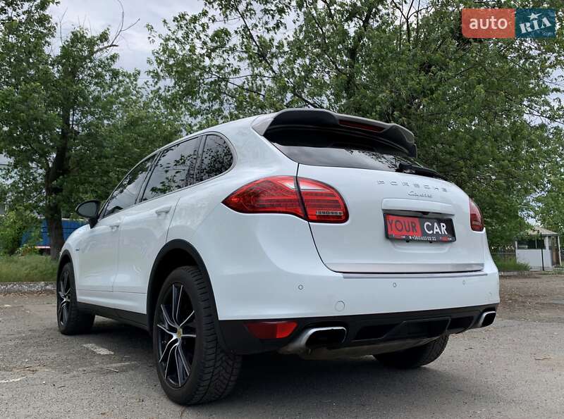 Позашляховик / Кросовер Porsche Cayenne 2014 в Києві