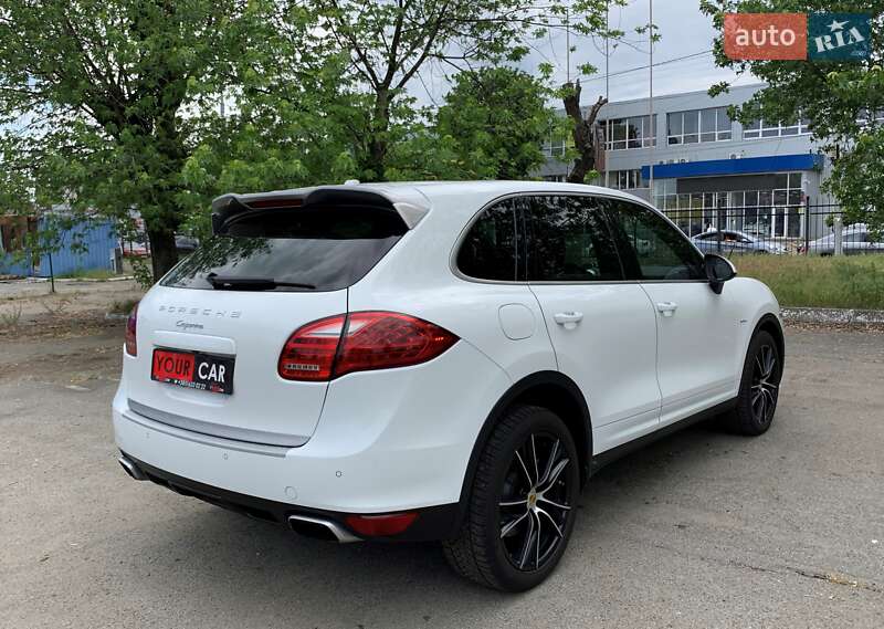 Позашляховик / Кросовер Porsche Cayenne 2014 в Києві