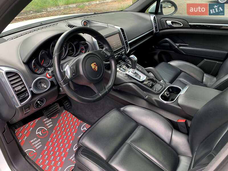 Позашляховик / Кросовер Porsche Cayenne 2014 в Києві