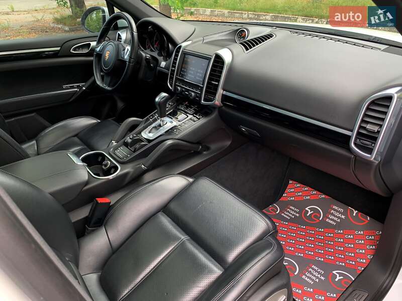 Позашляховик / Кросовер Porsche Cayenne 2014 в Києві