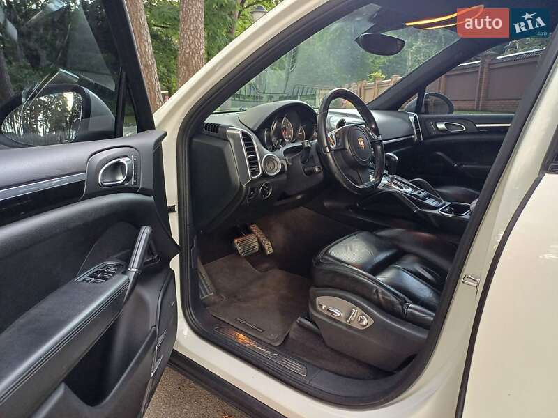 Позашляховик / Кросовер Porsche Cayenne 2011 в Чернігові