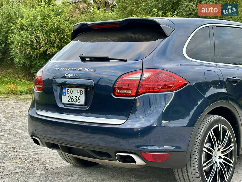 Внедорожник / Кроссовер Porsche Cayenne 2011 в Львове