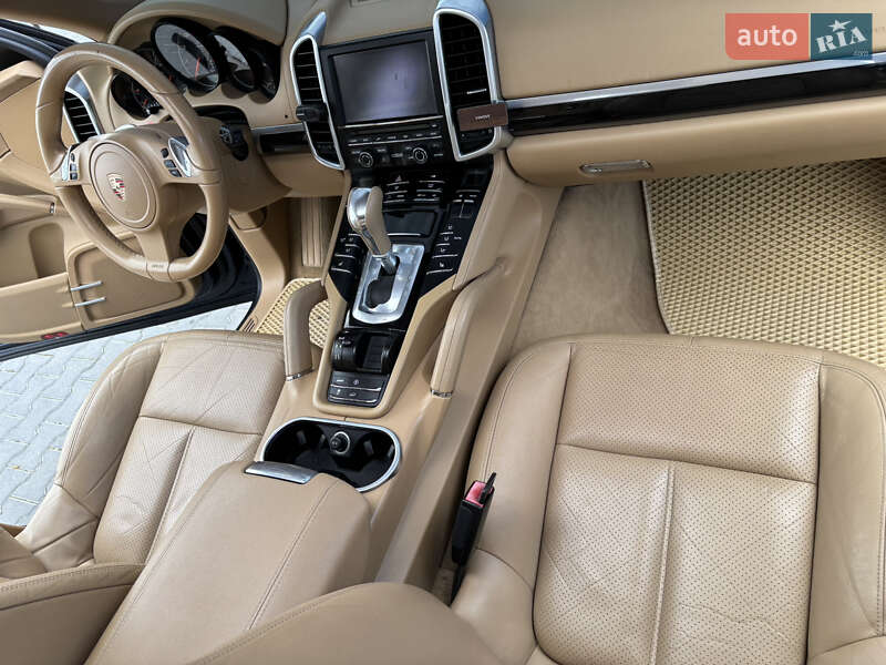 Внедорожник / Кроссовер Porsche Cayenne 2011 в Львове