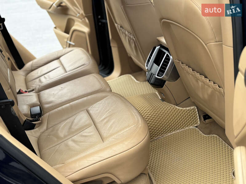 Внедорожник / Кроссовер Porsche Cayenne 2011 в Львове