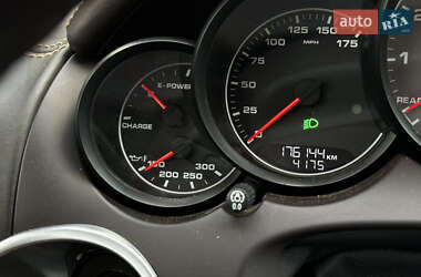 Внедорожник / Кроссовер Porsche Cayenne 2011 в 