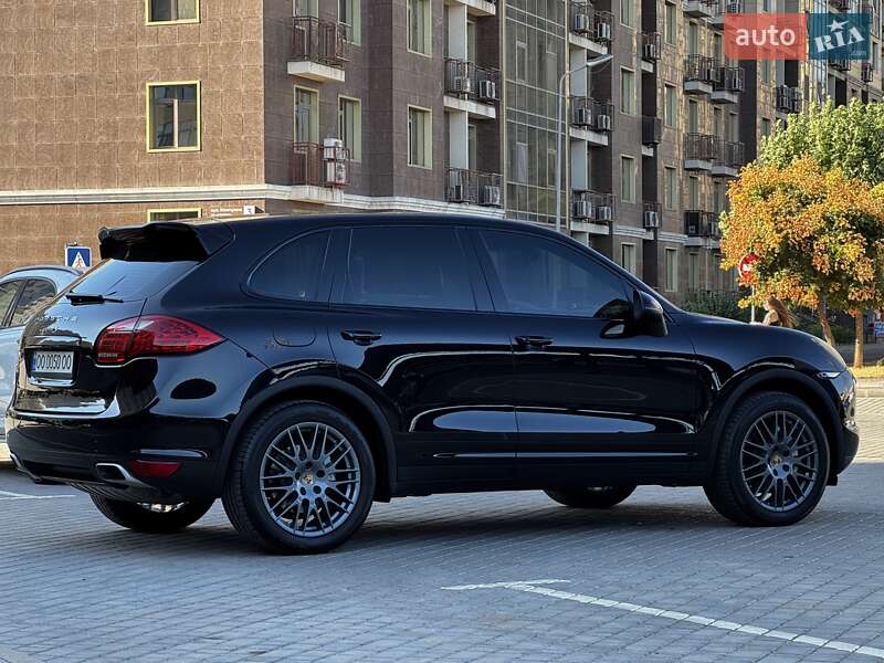 Внедорожник / Кроссовер Porsche Cayenne 2012 в Одессе