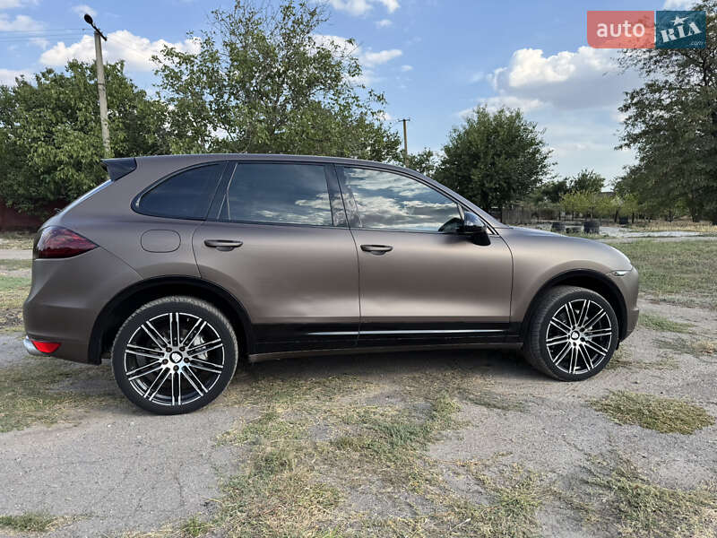 Позашляховик / Кросовер Porsche Cayenne 2010 в Запоріжжі