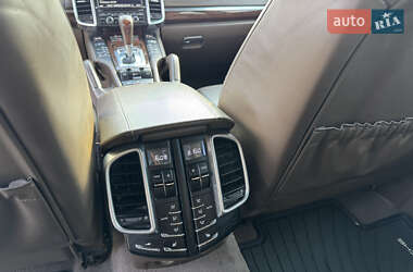 Внедорожник / Кроссовер Porsche Cayenne 2010 в 