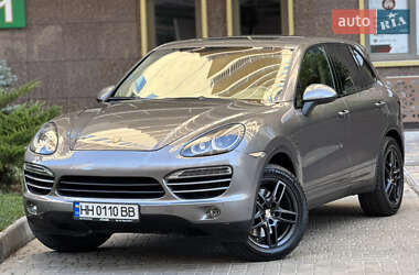 Внедорожник / Кроссовер Porsche Cayenne 2013 в 