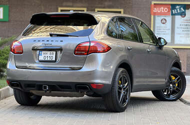 Внедорожник / Кроссовер Porsche Cayenne 2013 в 