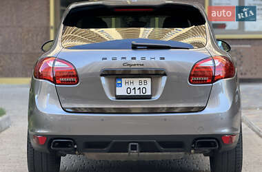 Внедорожник / Кроссовер Porsche Cayenne 2013 в 