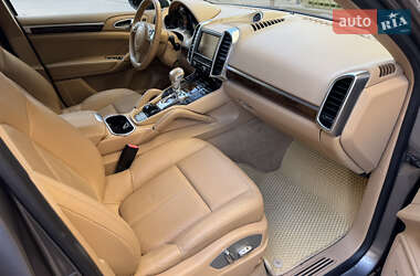 Внедорожник / Кроссовер Porsche Cayenne 2013 в 
