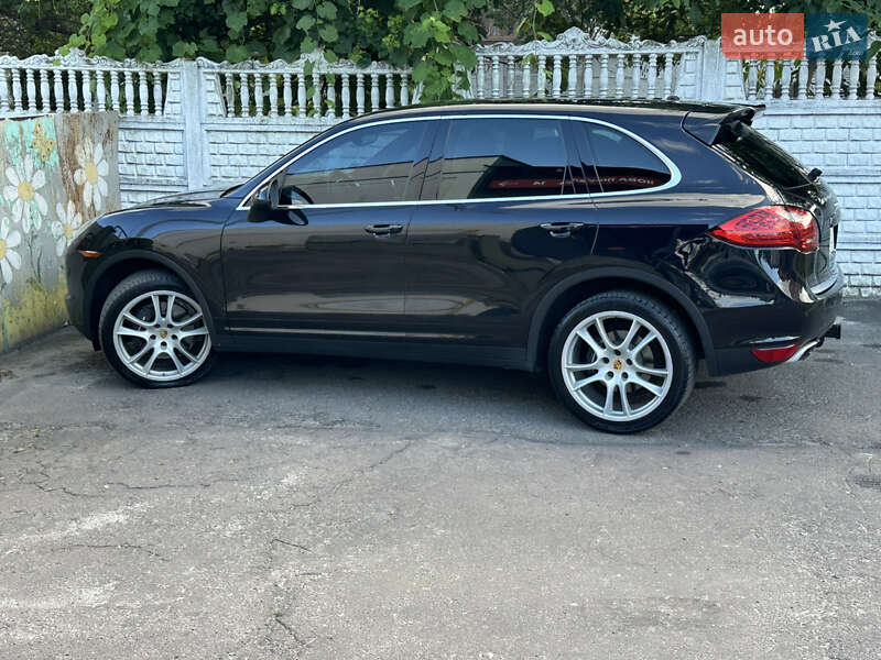 Внедорожник / Кроссовер Porsche Cayenne 2012 в Ирпене