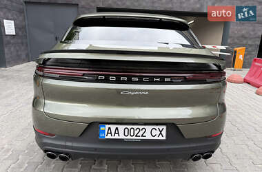 Внедорожник / Кроссовер Porsche Cayenne 2023 в 
