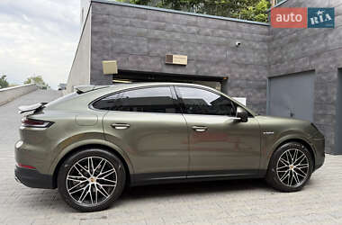 Внедорожник / Кроссовер Porsche Cayenne 2023 в 