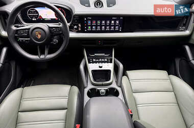 Внедорожник / Кроссовер Porsche Cayenne 2023 в 
