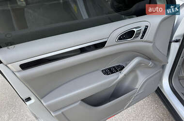 Внедорожник / Кроссовер Porsche Cayenne 2013 в 
