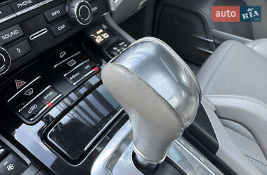 Внедорожник / Кроссовер Porsche Cayenne 2013 в 