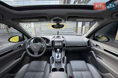 Внедорожник / Кроссовер Porsche Cayenne 2013 в 