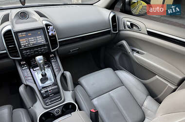 Внедорожник / Кроссовер Porsche Cayenne 2013 в 