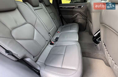 Внедорожник / Кроссовер Porsche Cayenne 2013 в 