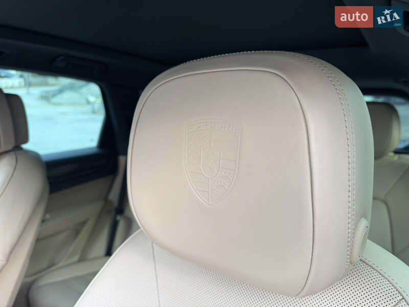 Внедорожник / Кроссовер Porsche Cayenne 2018 в Киеве