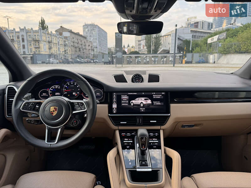 Внедорожник / Кроссовер Porsche Cayenne 2018 в Киеве