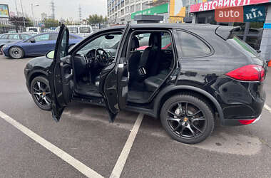 Внедорожник / Кроссовер Porsche Cayenne 2012 в 