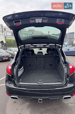 Внедорожник / Кроссовер Porsche Cayenne 2012 в 