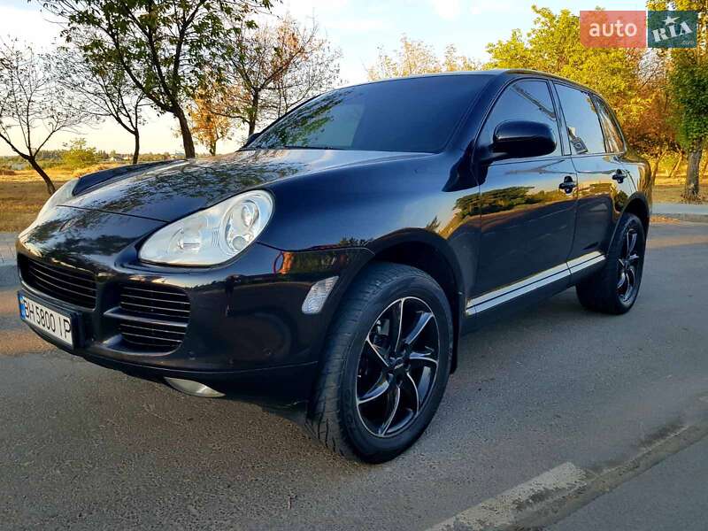 Внедорожник / Кроссовер Porsche Cayenne 2004 в 
