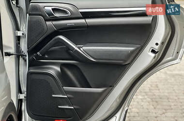 Внедорожник / Кроссовер Porsche Cayenne 2013 в 