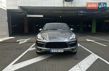 Внедорожник / Кроссовер Porsche Cayenne 2012 в 
