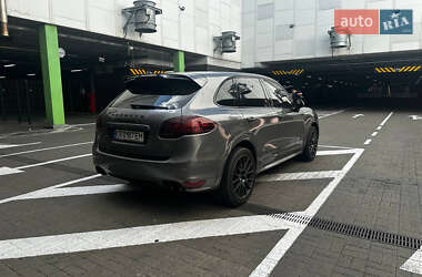Внедорожник / Кроссовер Porsche Cayenne 2012 в 