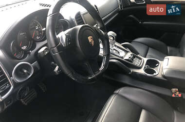 Внедорожник / Кроссовер Porsche Cayenne 2012 в 