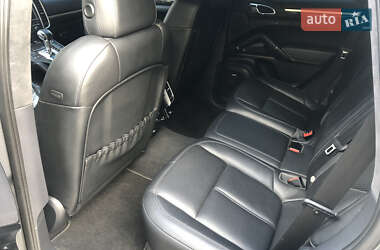 Внедорожник / Кроссовер Porsche Cayenne 2012 в 