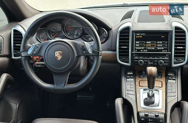 Внедорожник / Кроссовер Porsche Cayenne 2013 в 