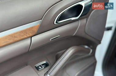 Внедорожник / Кроссовер Porsche Cayenne 2013 в 