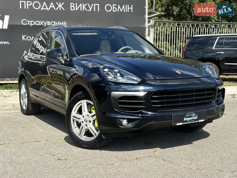 Позашляховик / Кросовер Porsche Cayenne 2016 в 