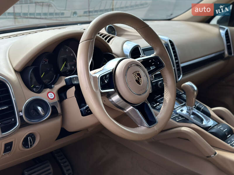 Внедорожник / Кроссовер Porsche Cayenne 2016 в Харькове
