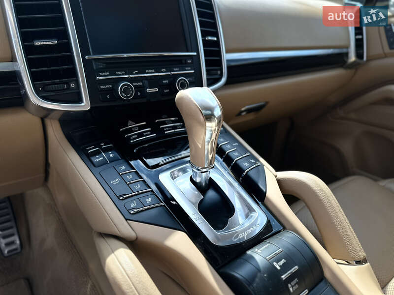 Внедорожник / Кроссовер Porsche Cayenne 2016 в Харькове