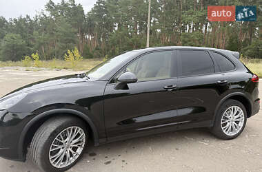 Внедорожник / Кроссовер Porsche Cayenne 2017 в 