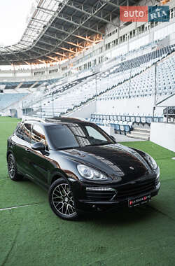 Внедорожник / Кроссовер Porsche Cayenne 2010 в 