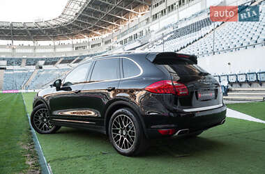 Внедорожник / Кроссовер Porsche Cayenne 2010 в 