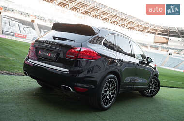 Внедорожник / Кроссовер Porsche Cayenne 2010 в 