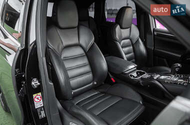 Внедорожник / Кроссовер Porsche Cayenne 2010 в 
