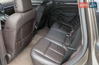 Внедорожник / Кроссовер Porsche Cayenne 2012 в 