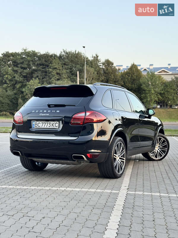 Позашляховик / Кросовер Porsche Cayenne 2011 в Львові